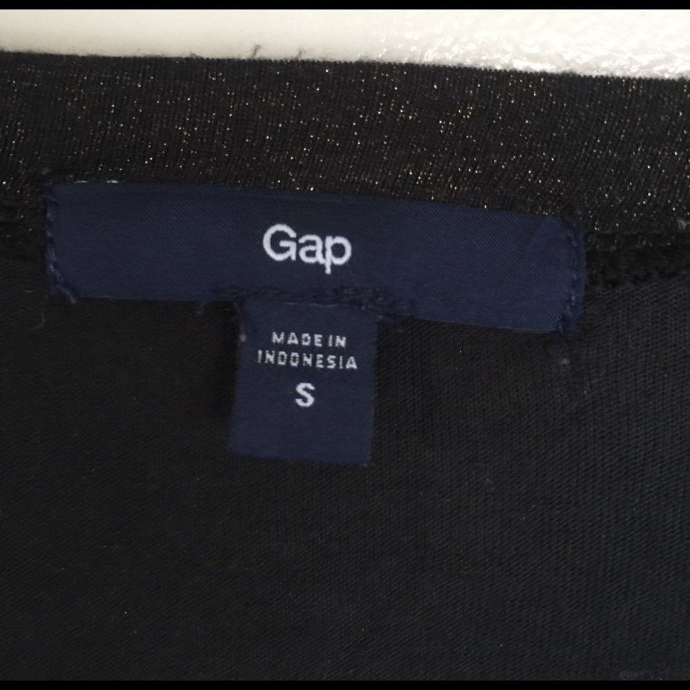 Black V neck tee with gold shimmer - Picture 2 of 4